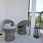 Mandika *